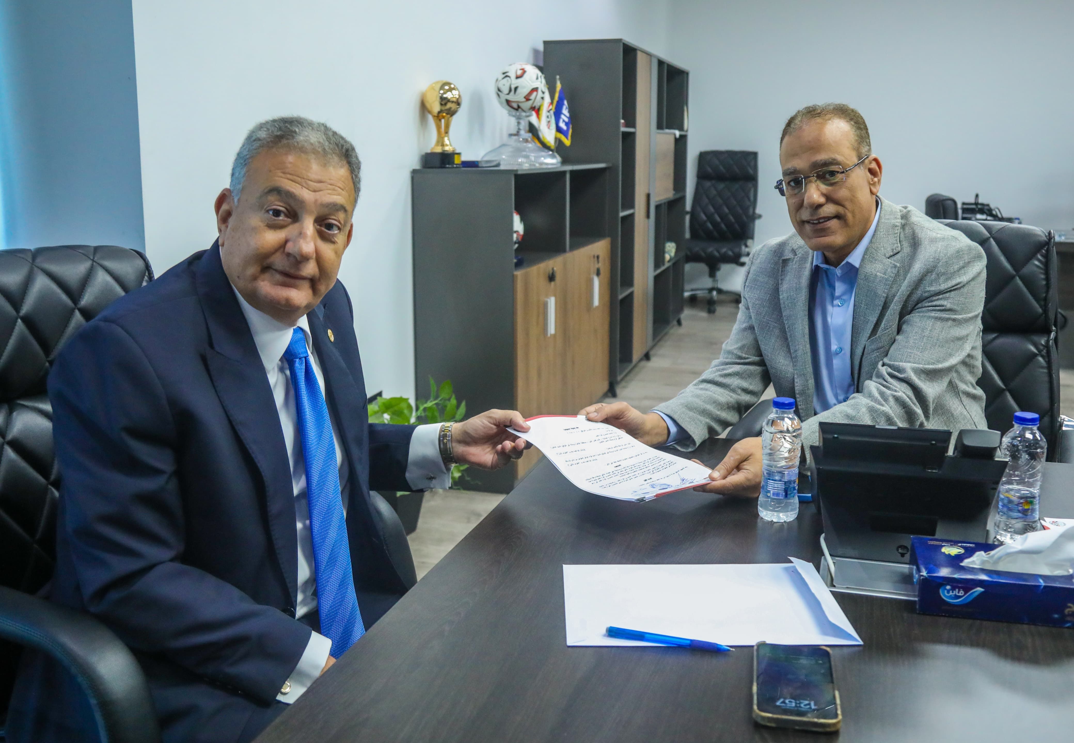 مصطفي عزام المدير التنفيذي مصطفي عزام المدير التنفيذي