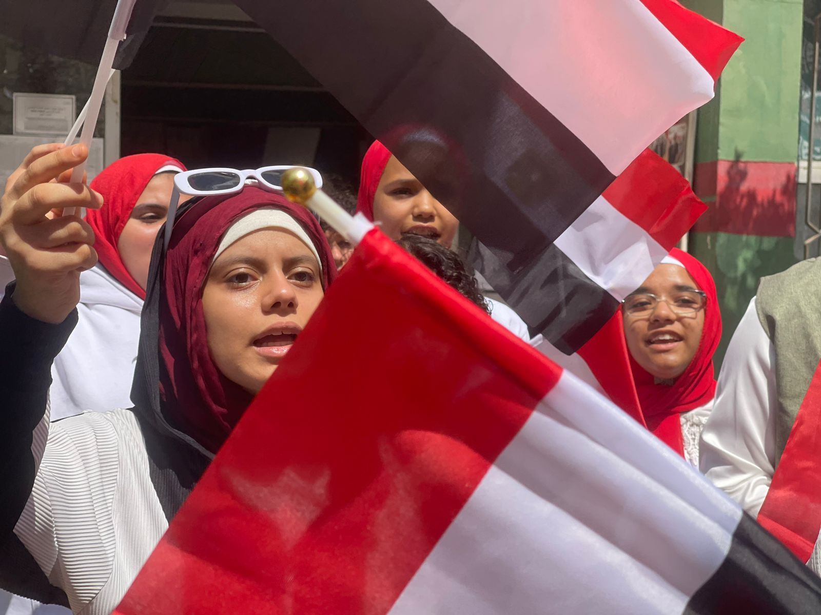 مسيرة في حب مصر لطلاب إدارة القاهرة الجديدة بلجان انتخابات الشيوخ مسيرة في حب مصر لطلاب إدارة القاهرة الجديدة بلجان انتخابات الشيوخ