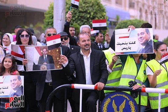 استقبال موكب الرئيس السيس استقبال موكب الرئيس السيس
