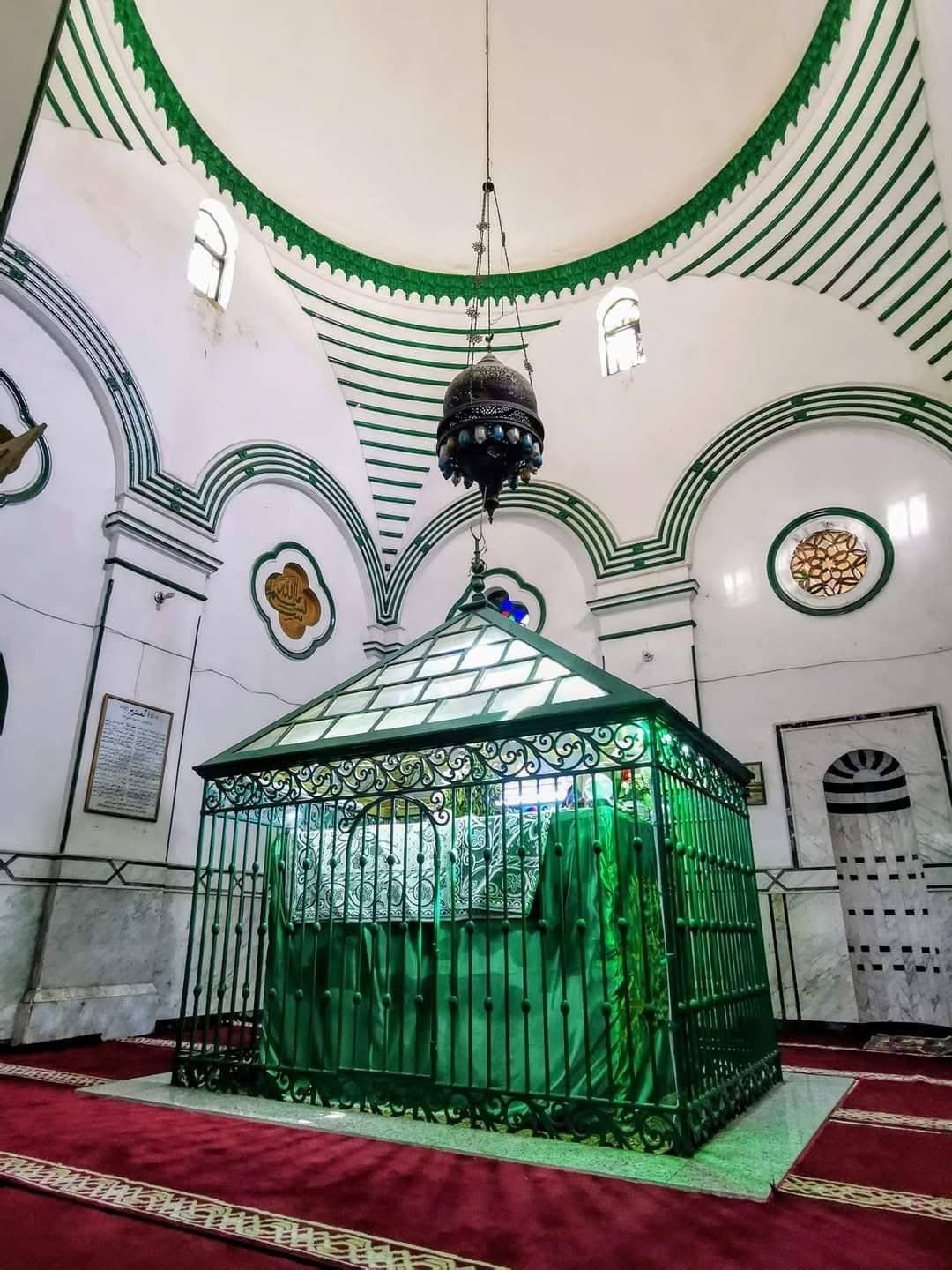 ضريح المنير ضريح المنير