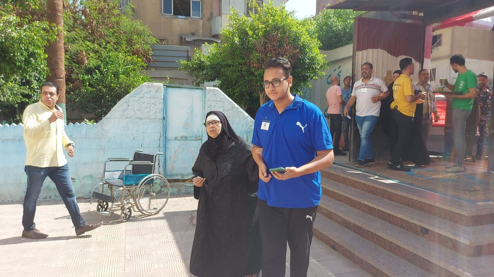 كبار السن يتحدون الطقس والصحة ويشاركون بانتخابات الشيوخ كبار السن يتحدون الطقس والصحة ويشاركون بانتخابات الشيوخ