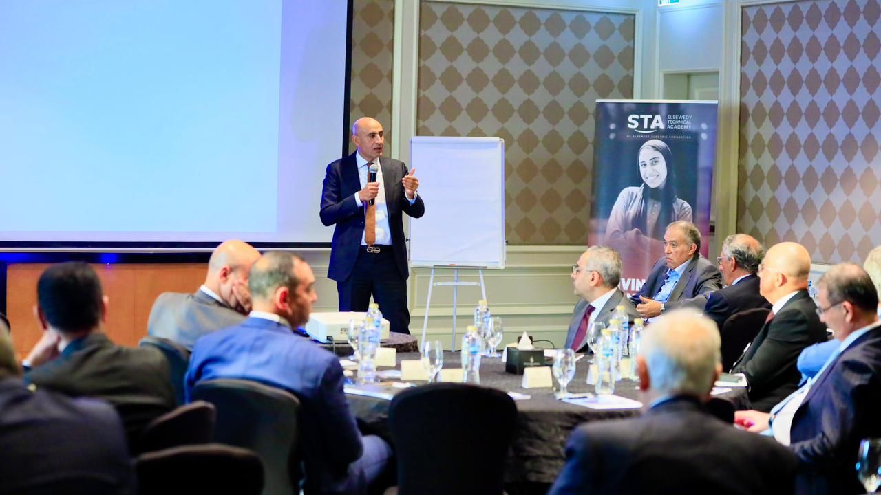 محمد عبد اللطيف وزير التربية والتعليم محمد عبد اللطيف وزير التربية والتعليم