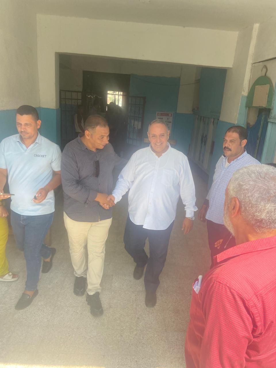 رئيس حزب إرادة جيل يدلي بصوته الانتخابي (4) رئيس حزب إرادة جيل يدلي بصوته الانتخابي (4)