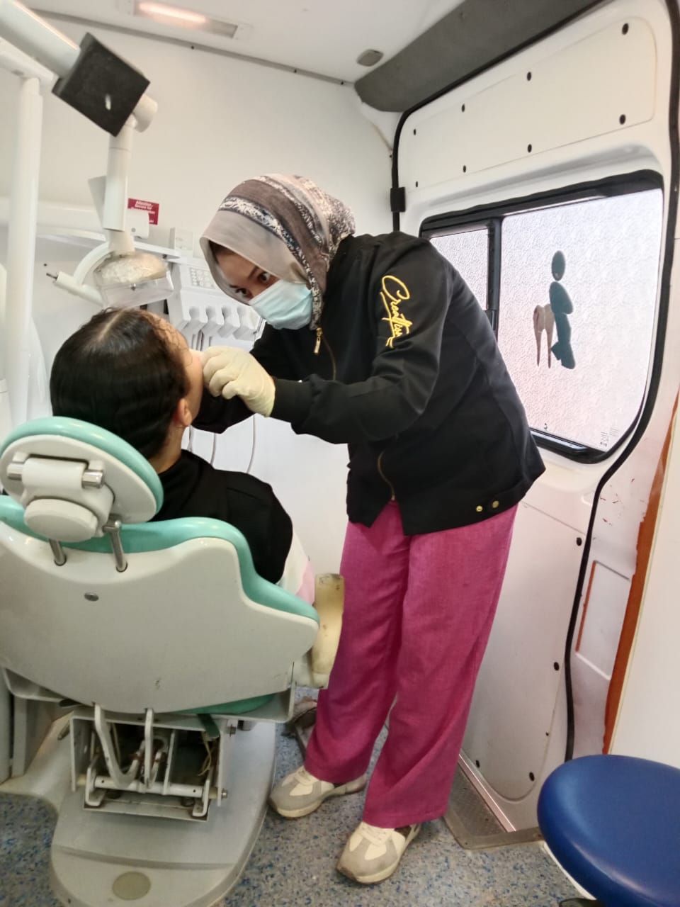 الكشف على 883 مواطنًا خلال قافلة طبية بالاسماعيلية (1) الكشف على 883 مواطنًا خلال قافلة طبية بالاسماعيلية (1)