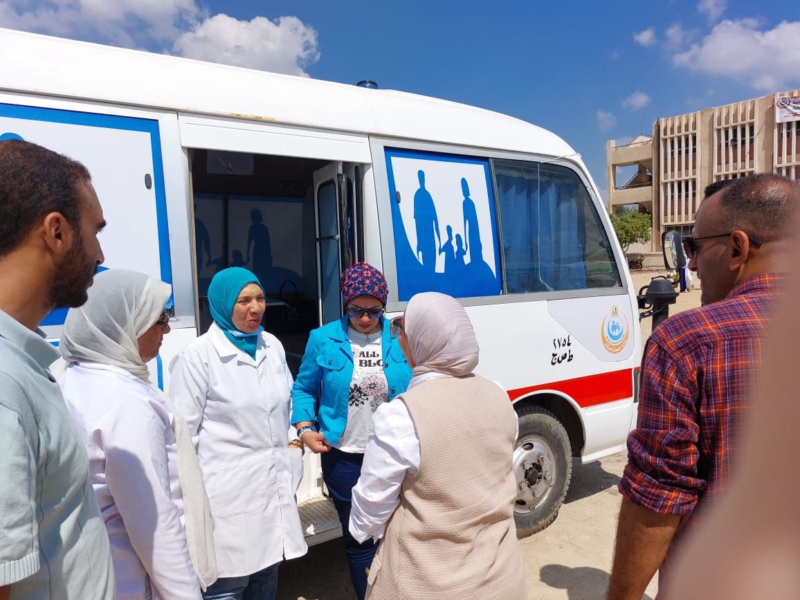 الكشف على 883 مواطنًا خلال قافلة طبية بالاسماعيلية (4) الكشف على 883 مواطنًا خلال قافلة طبية بالاسماعيلية (4)