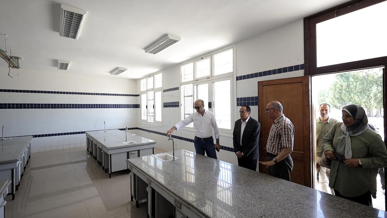 رئيس جامعة دمنهور يتابع تجهيزات المباني التعليمية رئيس جامعة دمنهور يتابع تجهيزات المباني التعليمية