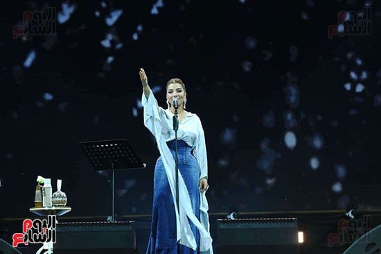 الفنانة أصالة بحفل مهرجان العلمين الجديدة (2) الفنانة أصالة بحفل مهرجان العلمين الجديدة (2)