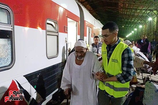 وصول القطار الأسبوعى الرابع للأشقاء السودانيين (4) وصول القطار الأسبوعى الرابع للأشقاء السودانيين (4)