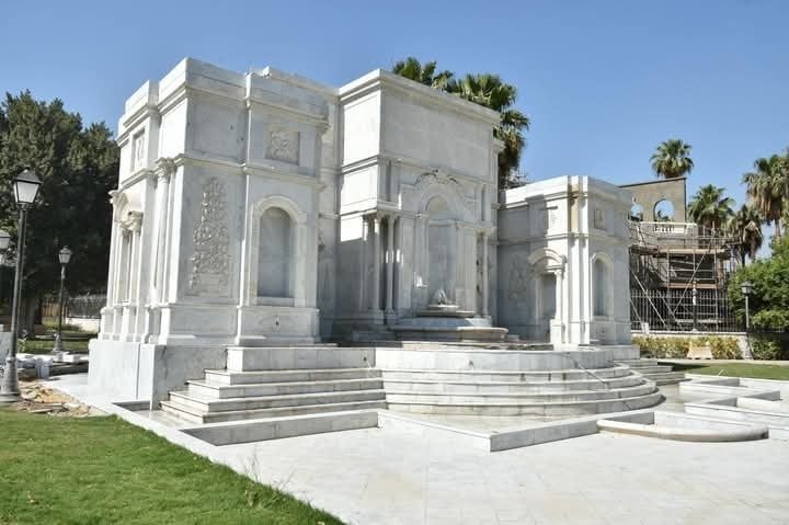 الحديقة من الداخل (1)