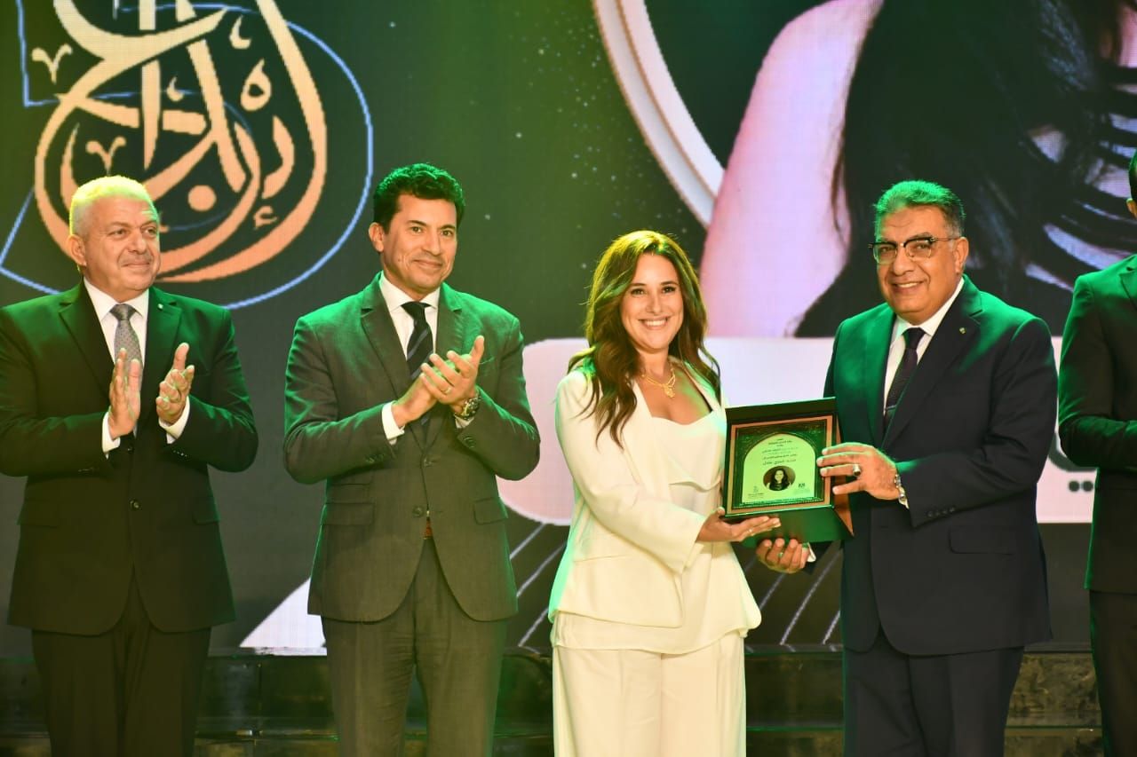 تكريم شيرى عادل