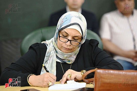 الحضور بالصالون