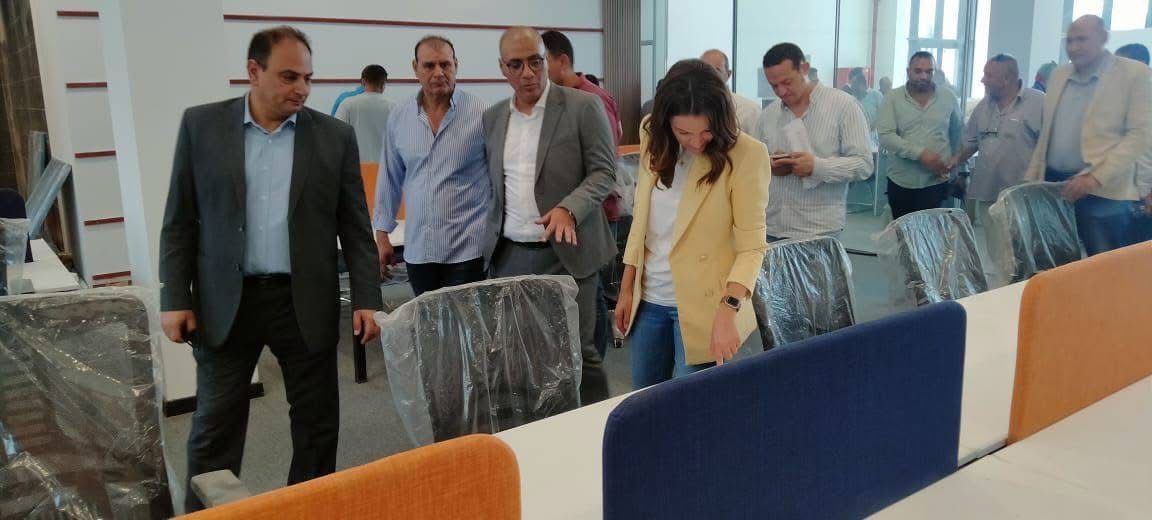 نائب محافظ الجيزة تتفقد اللمسات الأخيرة لمركز خدمات مصر بحدائق الأهرام (1)