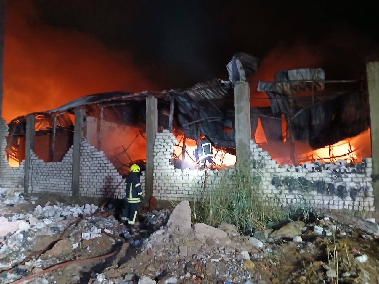 خلال أعمال السيطرة على الحريق خلال أعمال السيطرة على الحريق