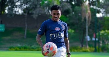 الزمالك يحتفل بضم البرازيلى ألفينا بممر شرفى فى مران الفريق استعدادًا للمقاولون