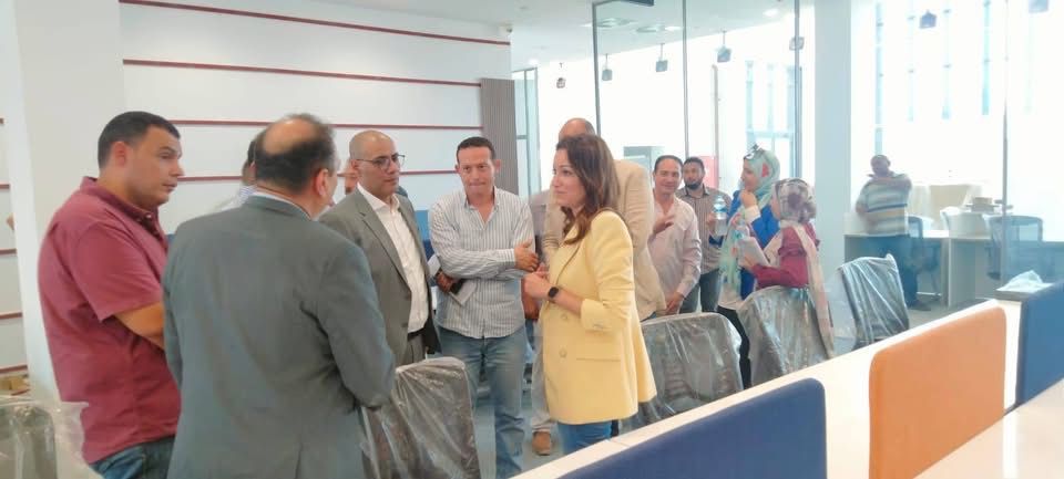 نائب محافظ الجيزة تتفقد اللمسات الأخيرة لمركز خدمات مصر بحدائق الأهرام (2)