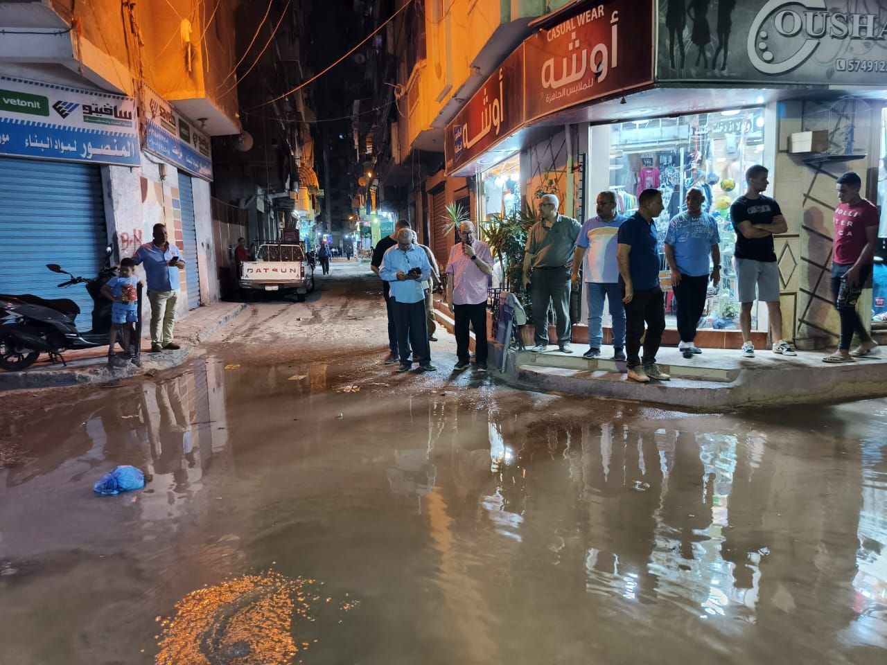 مسئولي الصرف الصحي يتابعون أصلاح كسر خط بالاسكندرية