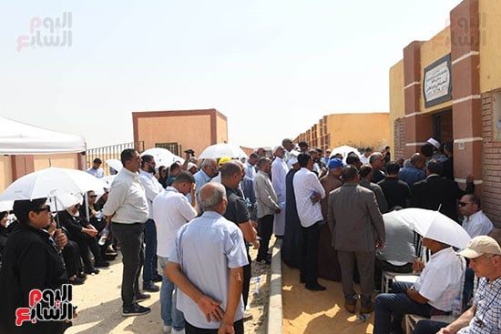 جانب من تشييع جثمان الدكتور على المصيلحى لمثواه الأخير