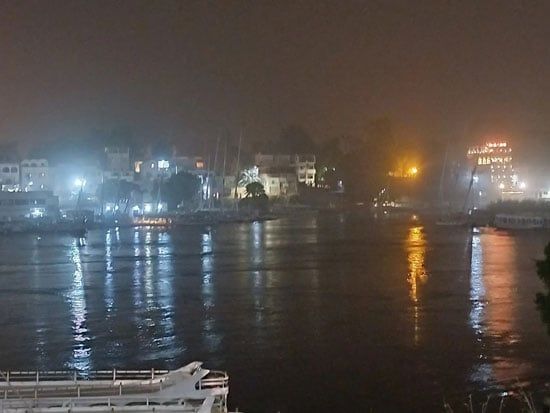 العاصفة فوق نهر النيل فى أسوان العاصفة فوق نهر النيل فى أسوان