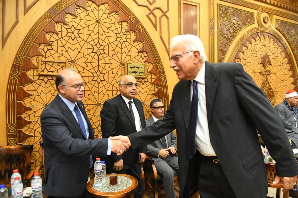 وصول أحمد نظيف وصول أحمد نظيف