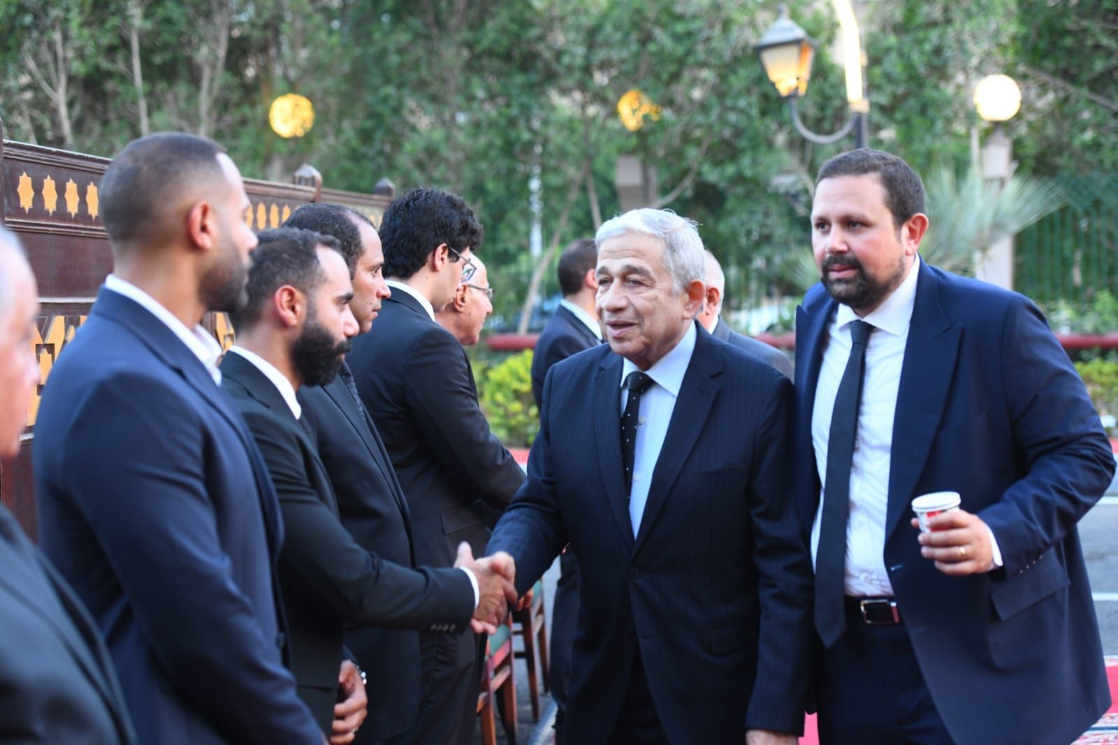 وصول شخصيات عامة لعزاء الدكتور على المصيلحى