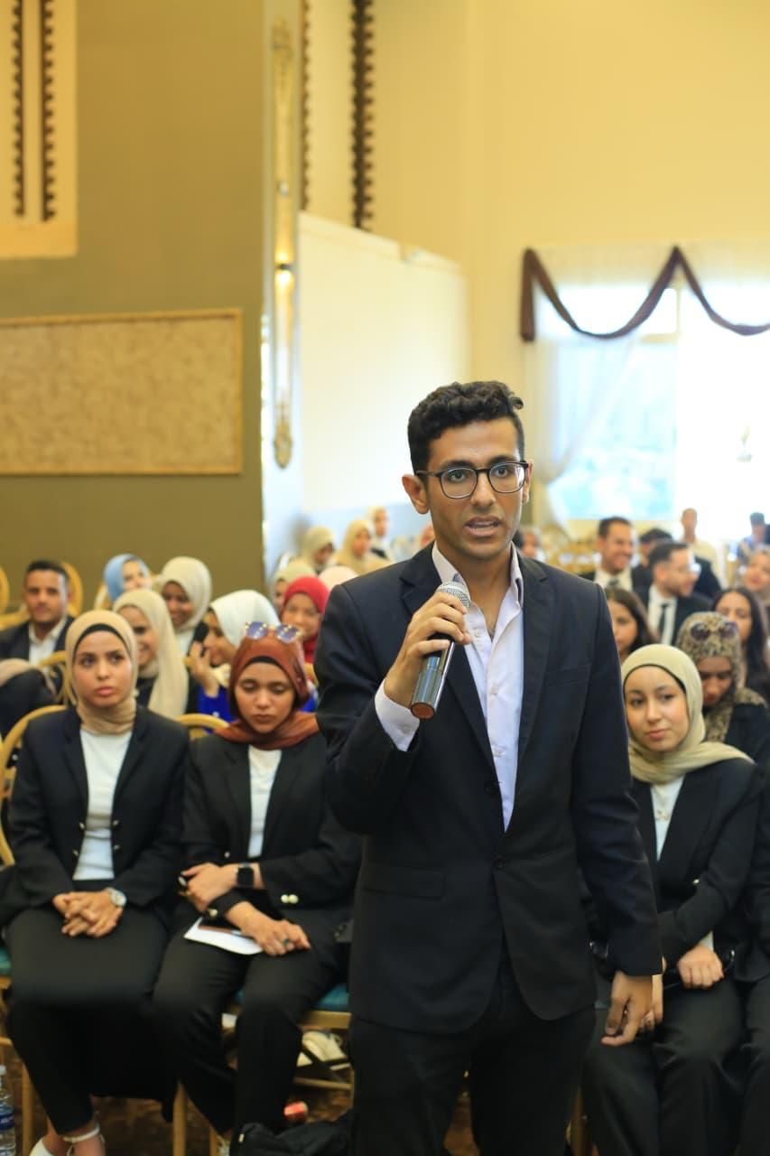حوار الشباب مع نائب محافظ سوهاج حوار الشباب مع نائب محافظ سوهاج