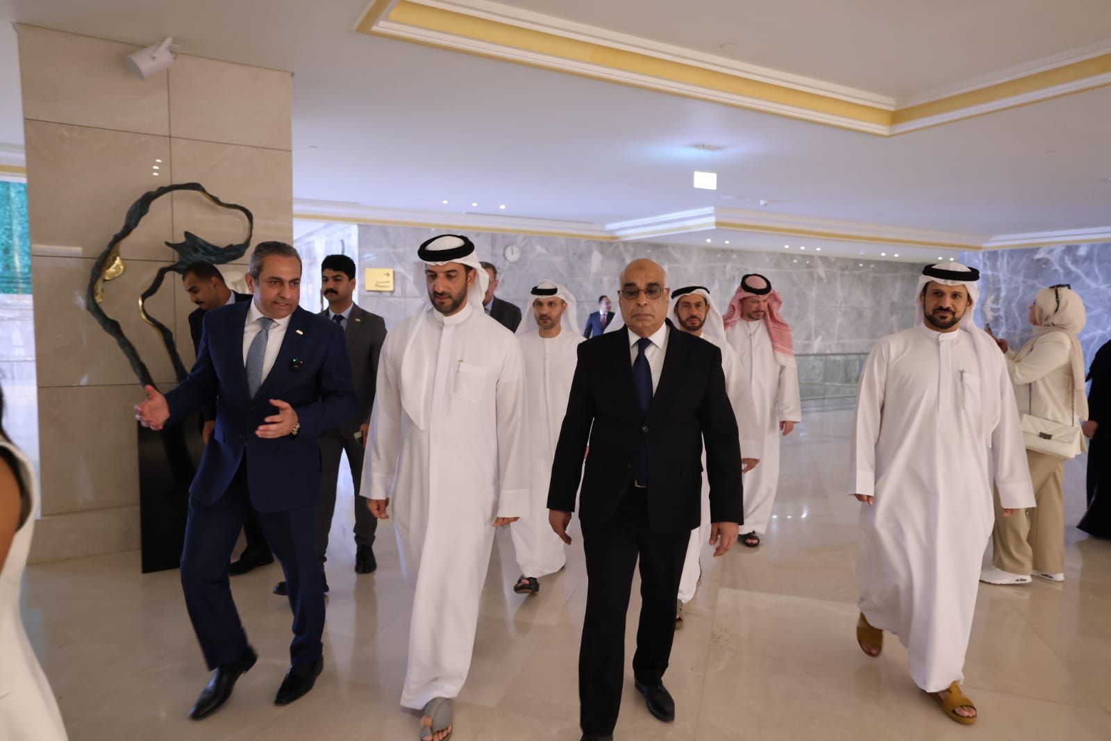 وزير العدل مع الوفد الإماراتي وزير العدل مع الوفد الإماراتي