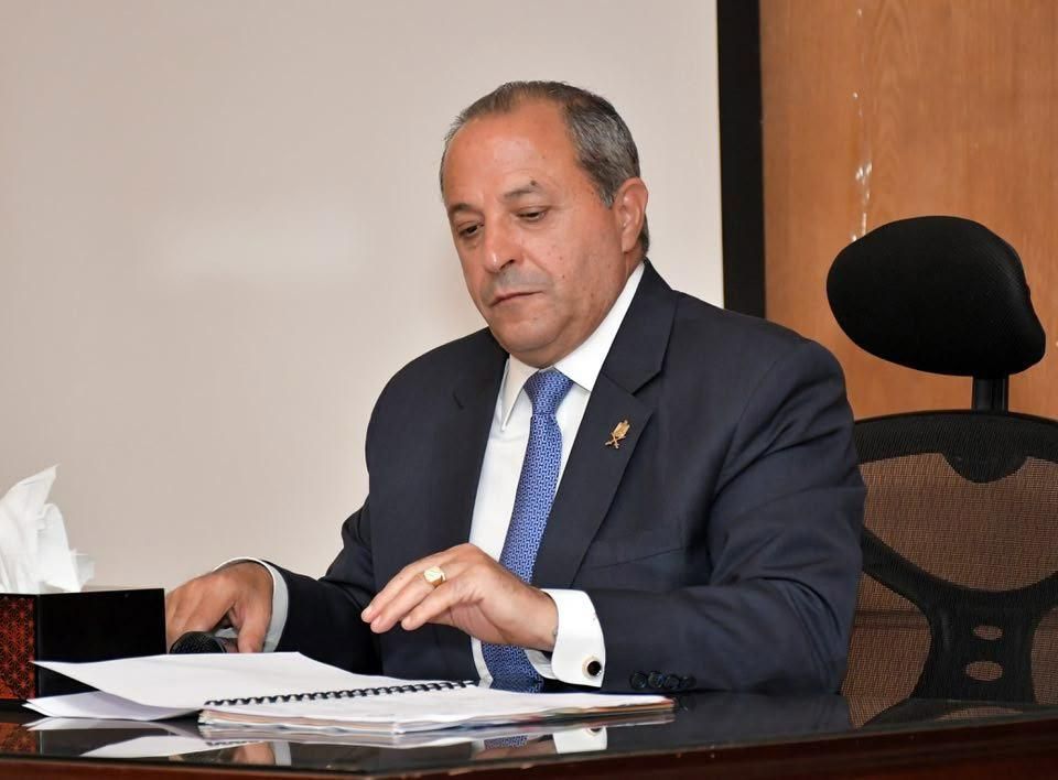 المخافظ بالمجلس المخافظ بالمجلس