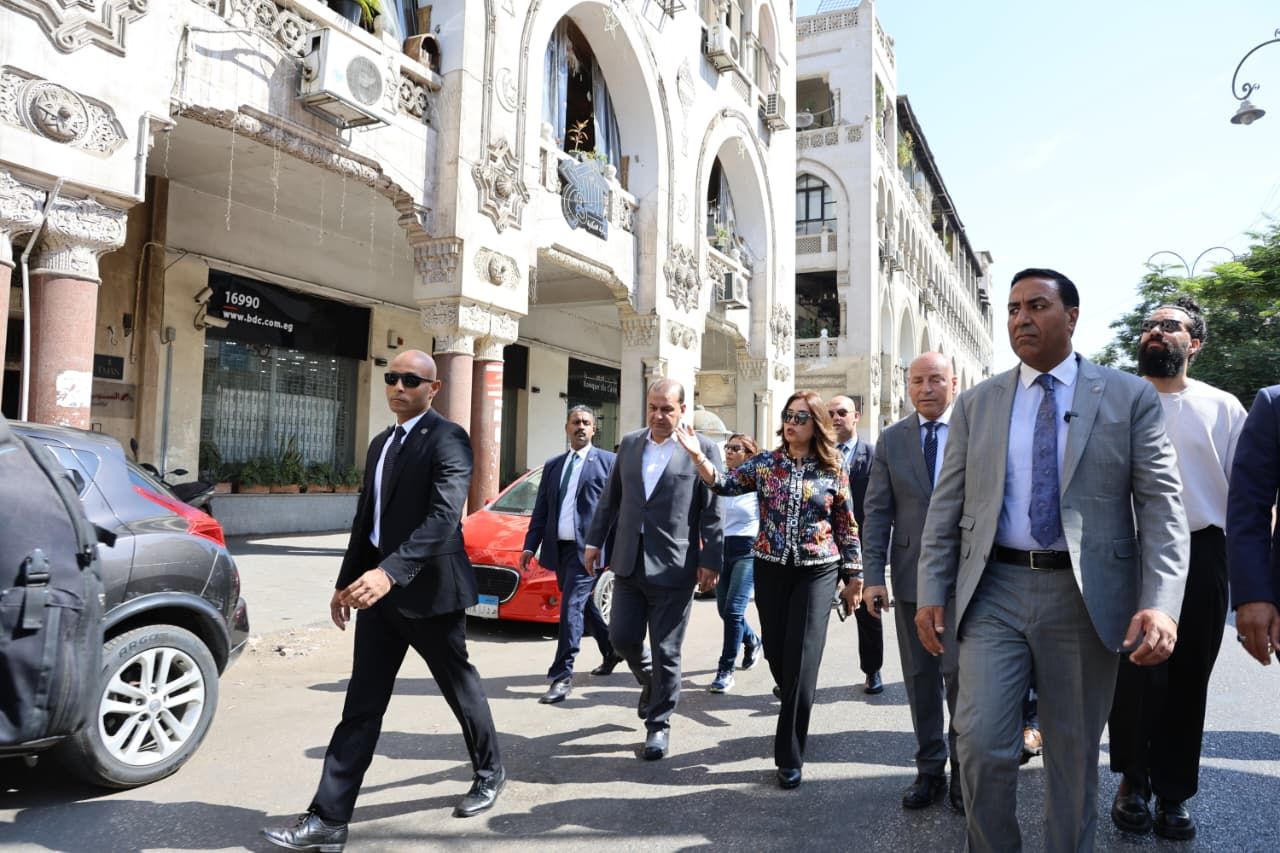 وزيرة التنمية المحلية ومحافظ القاهرة يتفقدان تطوير شارع إبراهيم باشا بمنطقة الكوربة (5) وزيرة التنمية المحلية ومحافظ القاهرة يتفقدان تطوير شارع إبراهيم باشا بمنطقة الكوربة (5)