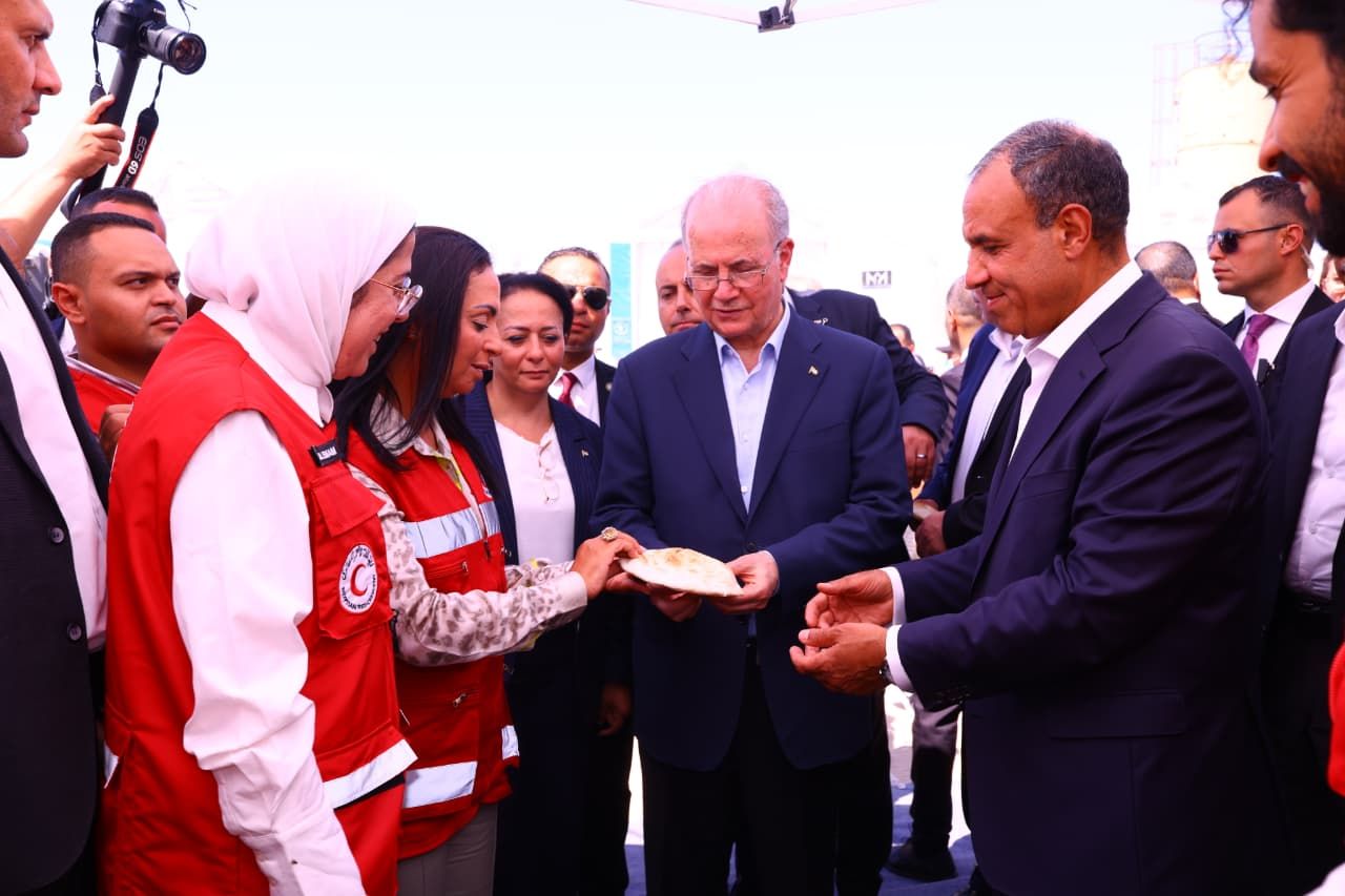 تفقد وزير الخارجية ووزيرة التضامن ورئيس الوزراء الفلسطينى تفقد وزير الخارجية ووزيرة التضامن ورئيس الوزراء الفلسطينى