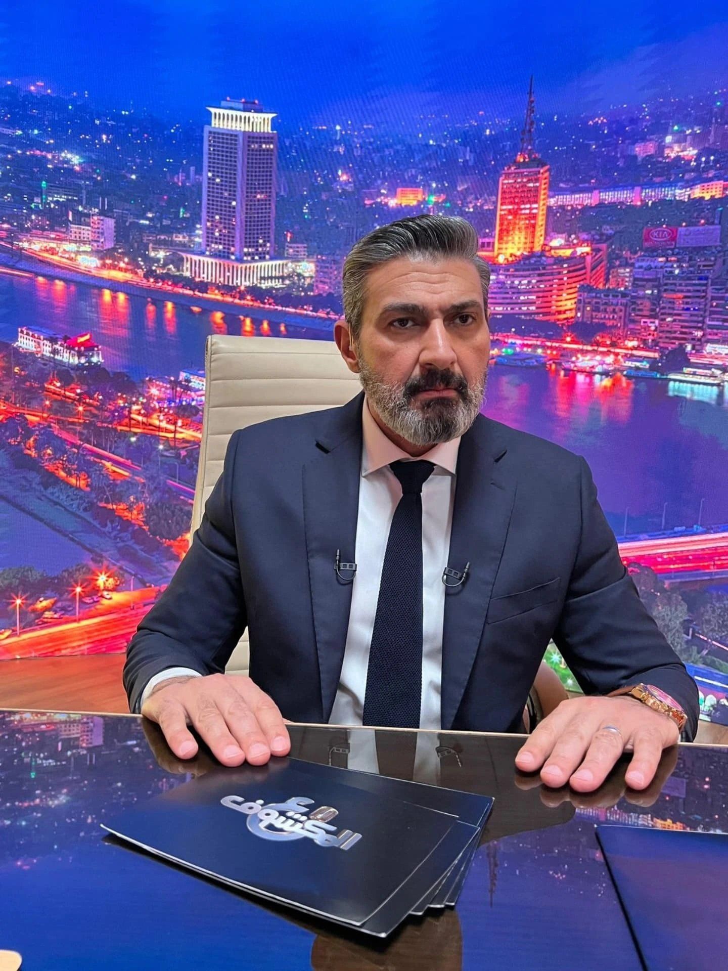 ياسر جلال بشخصية المذيعة فى مسلسل للعدالة وجه اخر