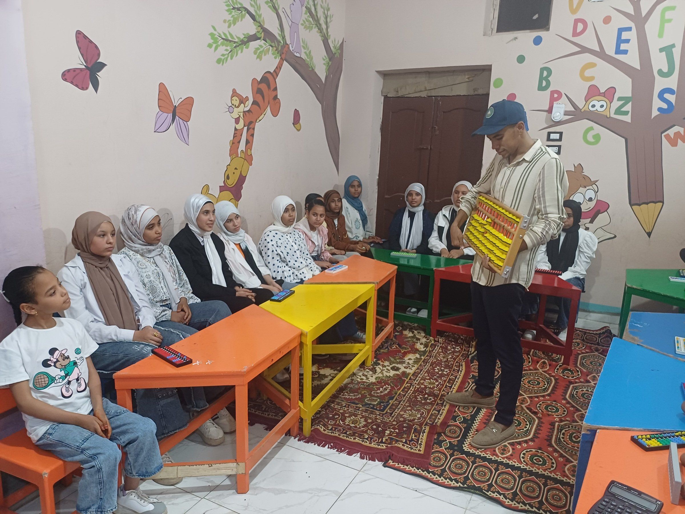 ‪جانب من تعليم الحسابات الذهنية