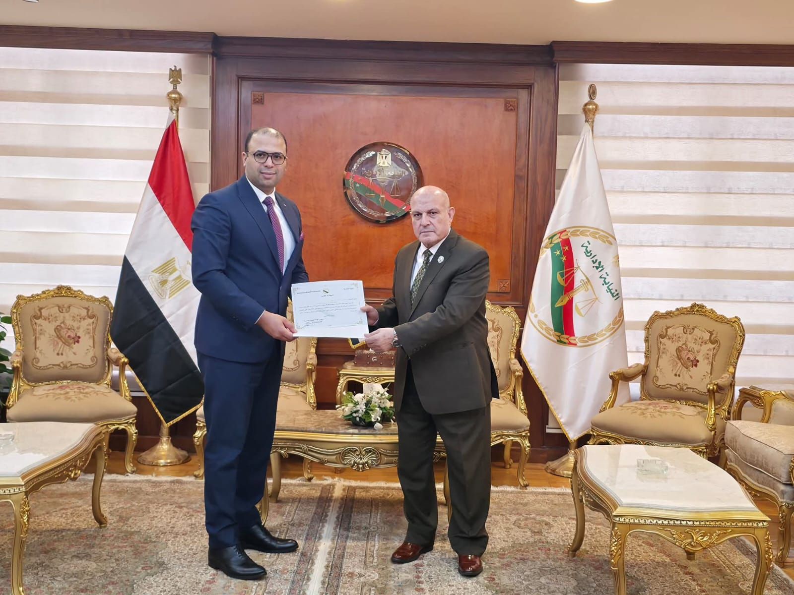 رئيس هيئة النيابة الإدارية يكرم أعضاءً أشرفوا على انتخابات مجلس الشيوخ (2) رئيس هيئة النيابة الإدارية يكرم أعضاءً أشرفوا على انتخابات مجلس الشيوخ (2)