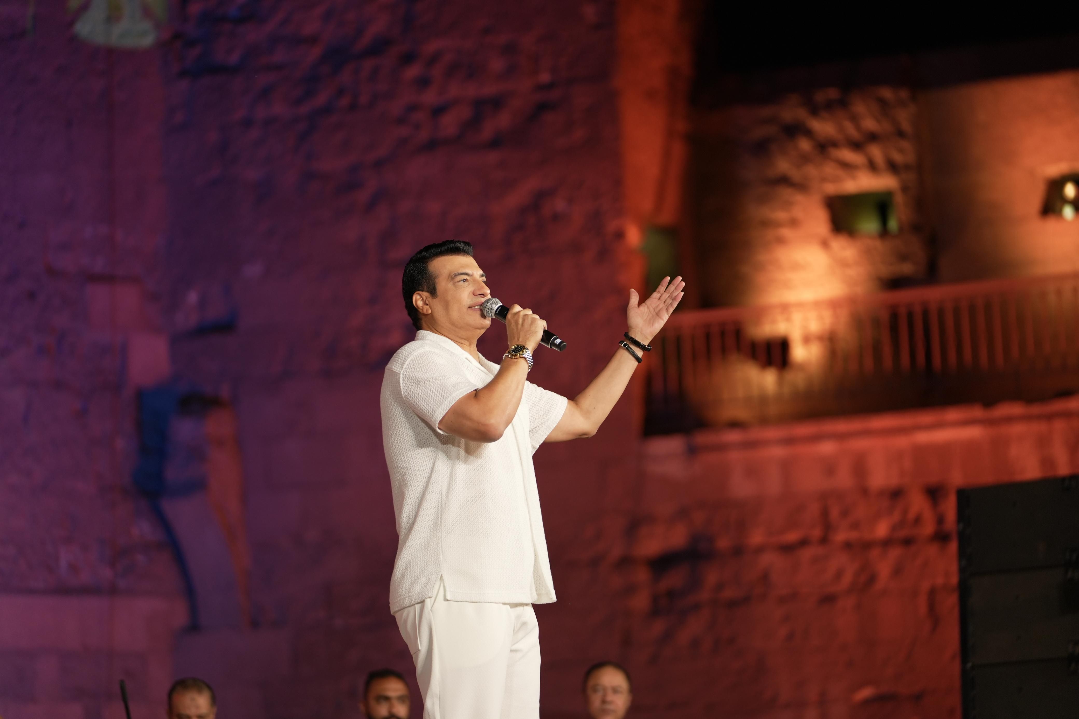 إيهاب توفيق (5)