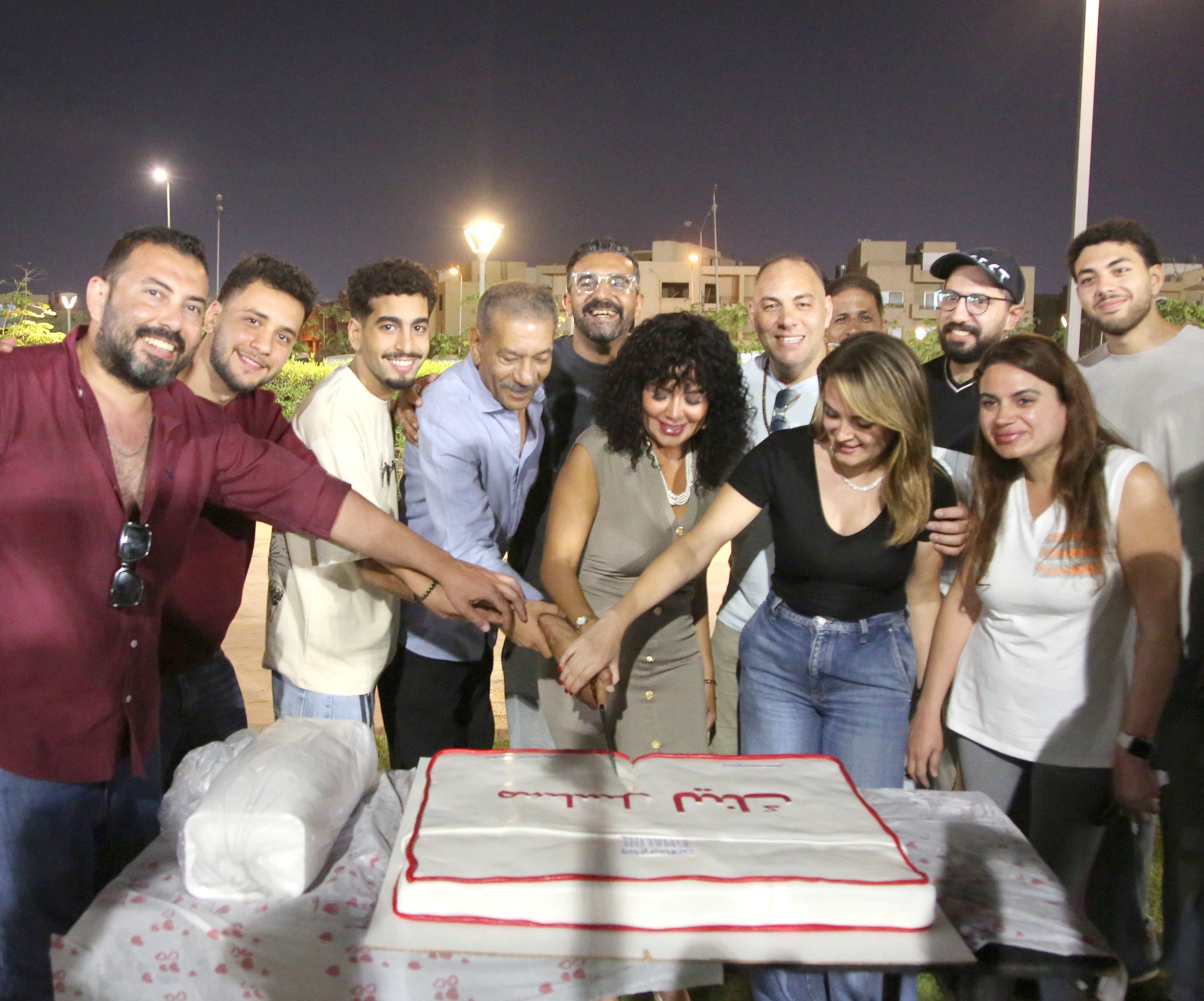 فريق عمل مسلسل لينك يحتفل ببدء التصوير فريق عمل مسلسل لينك يحتفل ببدء التصوير