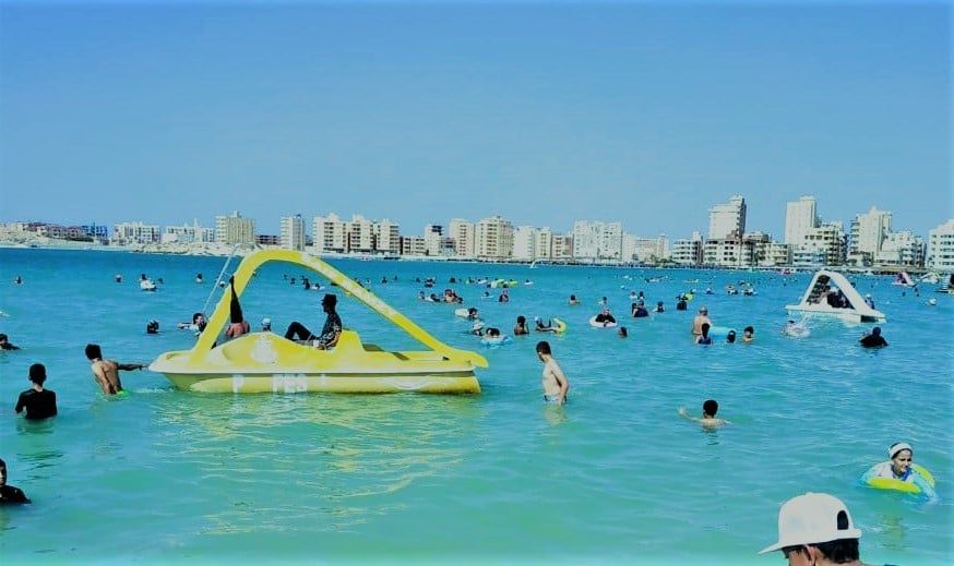 شاطئ الفيروز وروميل بمطروح تناسب الكبار والصغار شاطئ الفيروز وروميل بمطروح تناسب الكبار والصغار