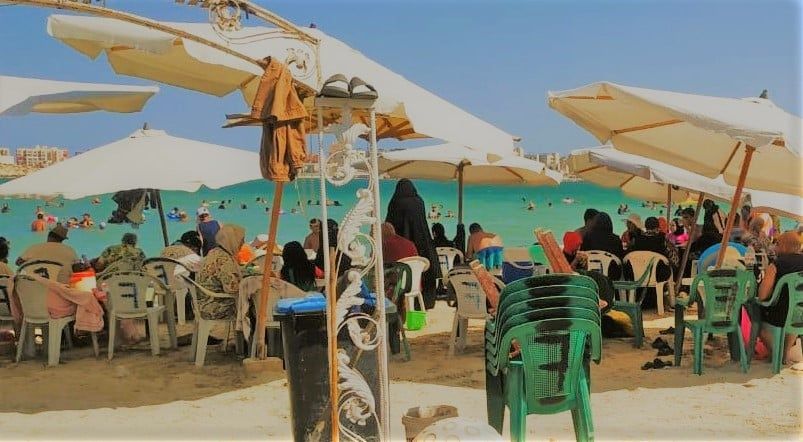 اقبال على شاطئ الفيروز اقبال على شاطئ الفيروز