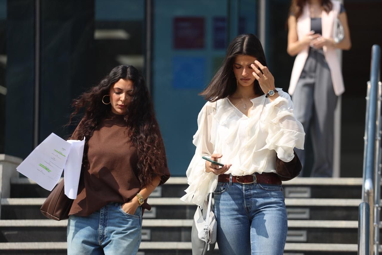 بداية مشوقة لحكاية Just You بطولة تارا عماد ضمن مسلسل ما تراه، ليس كما يبدو (1) بداية مشوقة لحكاية Just You بطولة تارا عماد ضمن مسلسل ما تراه، ليس كما يبدو (1)