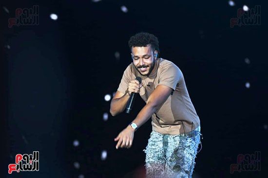 ويجز يتفاعل مع الجمهور ويجز يتفاعل مع الجمهور