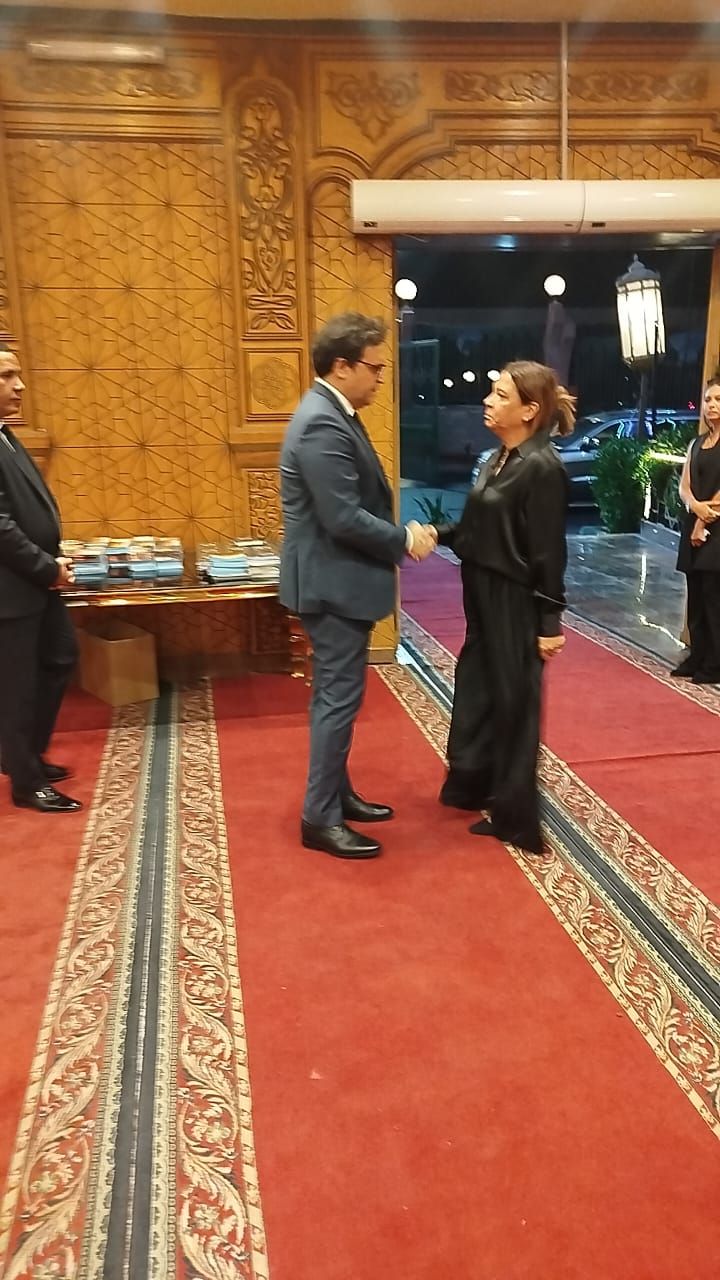 وزير الثقافة يحضر عزاء د. يحيى عزمي بمسجد الشرطة (2) وزير الثقافة يحضر عزاء د. يحيى عزمي بمسجد الشرطة (2)
