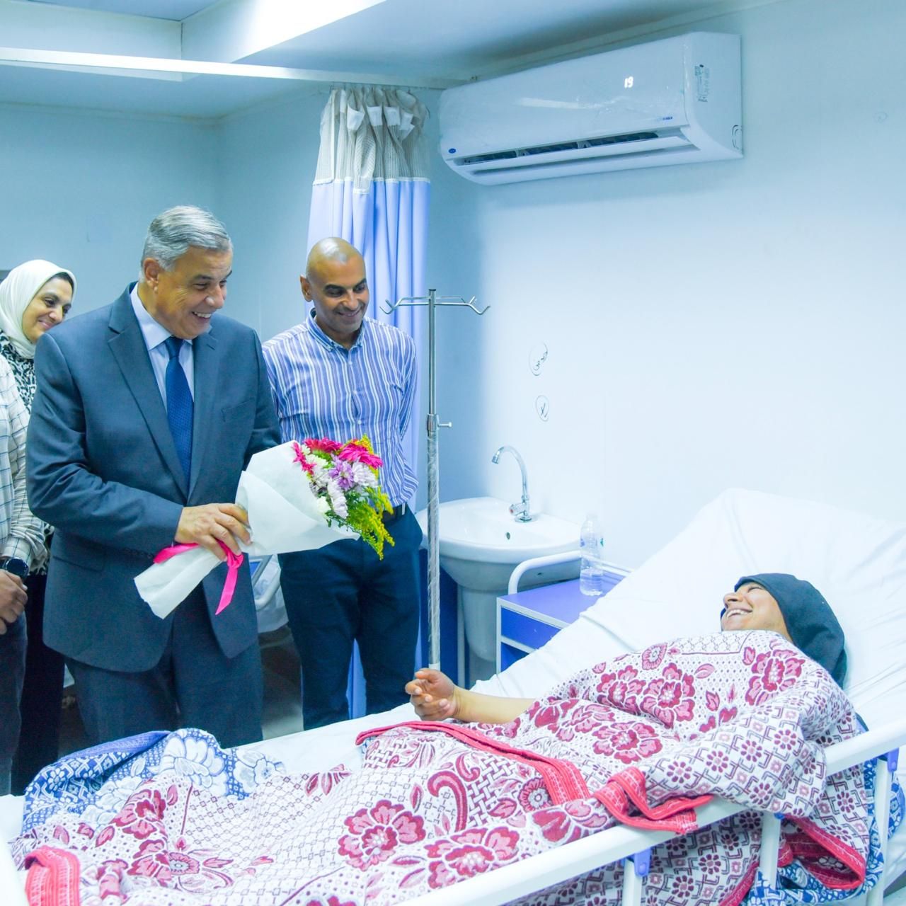 زيارة المحافظ للمصابين زيارة المحافظ للمصابين