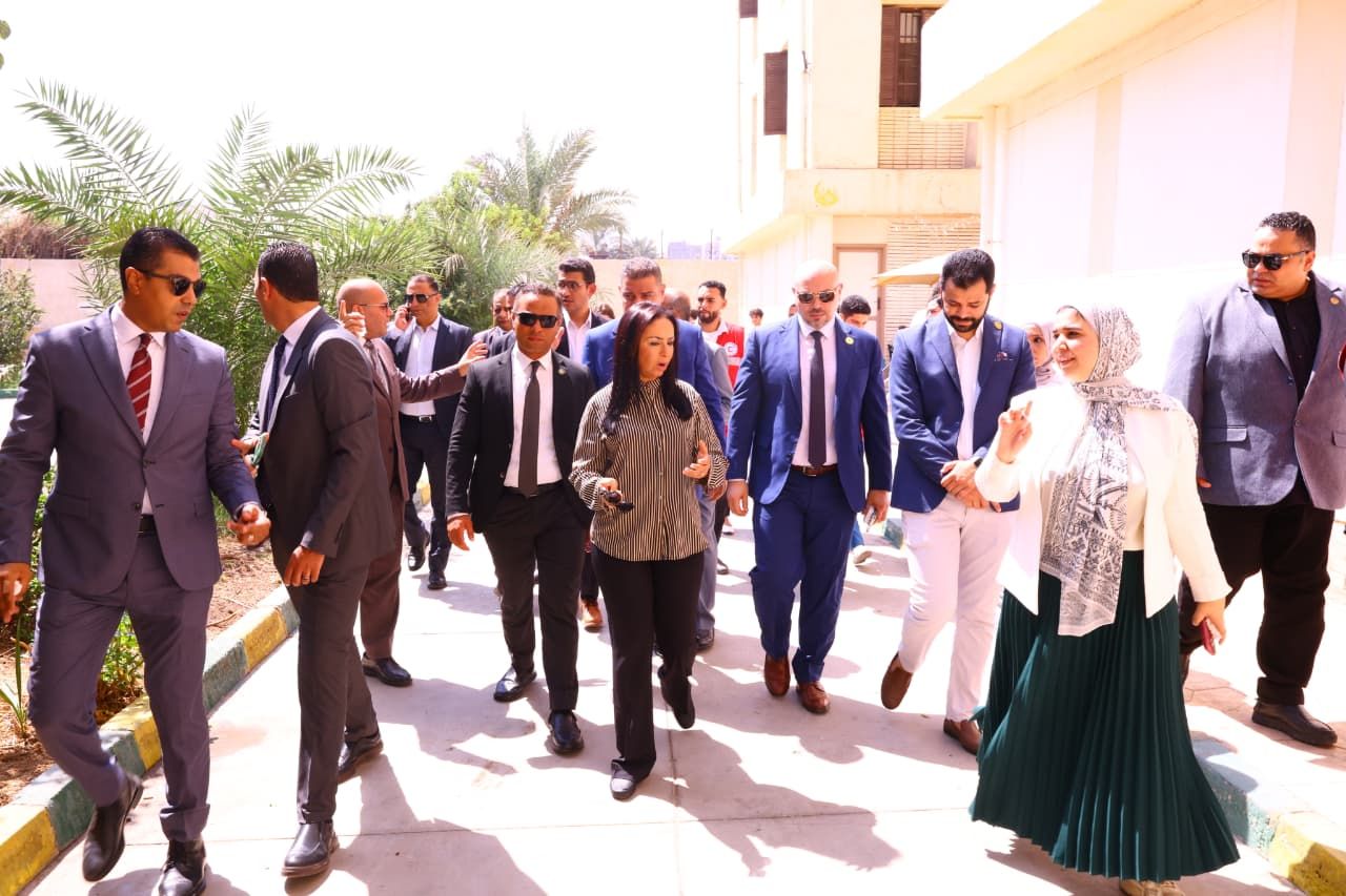 وزيرة التضامن الاجتماعي تزور مجمع حياة بالجيزة (4) وزيرة التضامن الاجتماعي تزور مجمع حياة بالجيزة (4)