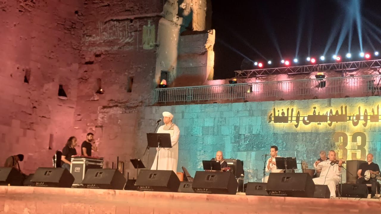 محمود التهامي يقدم ليلة دينية في حفل ختام مهرجان القلعة (3) محمود التهامي يقدم ليلة دينية في حفل ختام مهرجان القلعة (3)