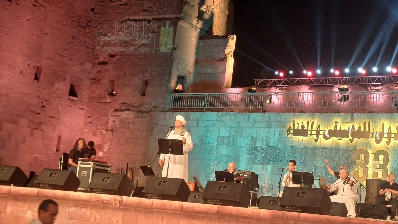 محمود التهامي يقدم ليلة دينية في حفل ختام مهرجان القلعة (4) محمود التهامي يقدم ليلة دينية في حفل ختام مهرجان القلعة (4)