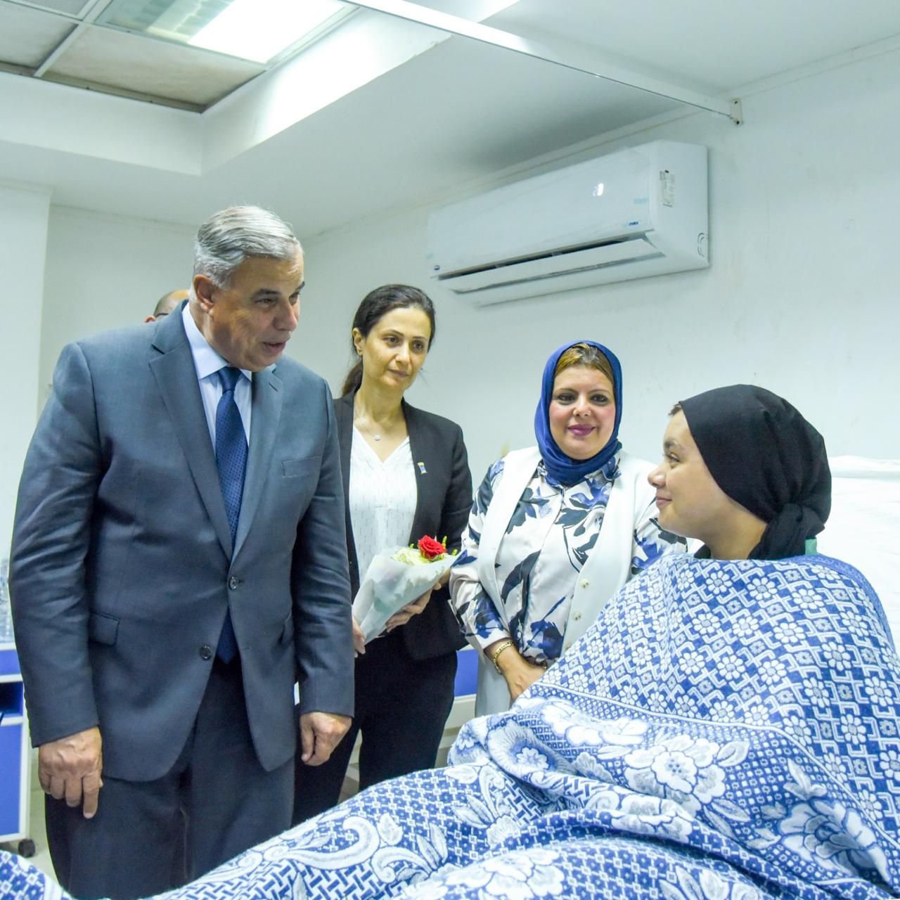 زيارة المحافظ للمصابين زيارة المحافظ للمصابين