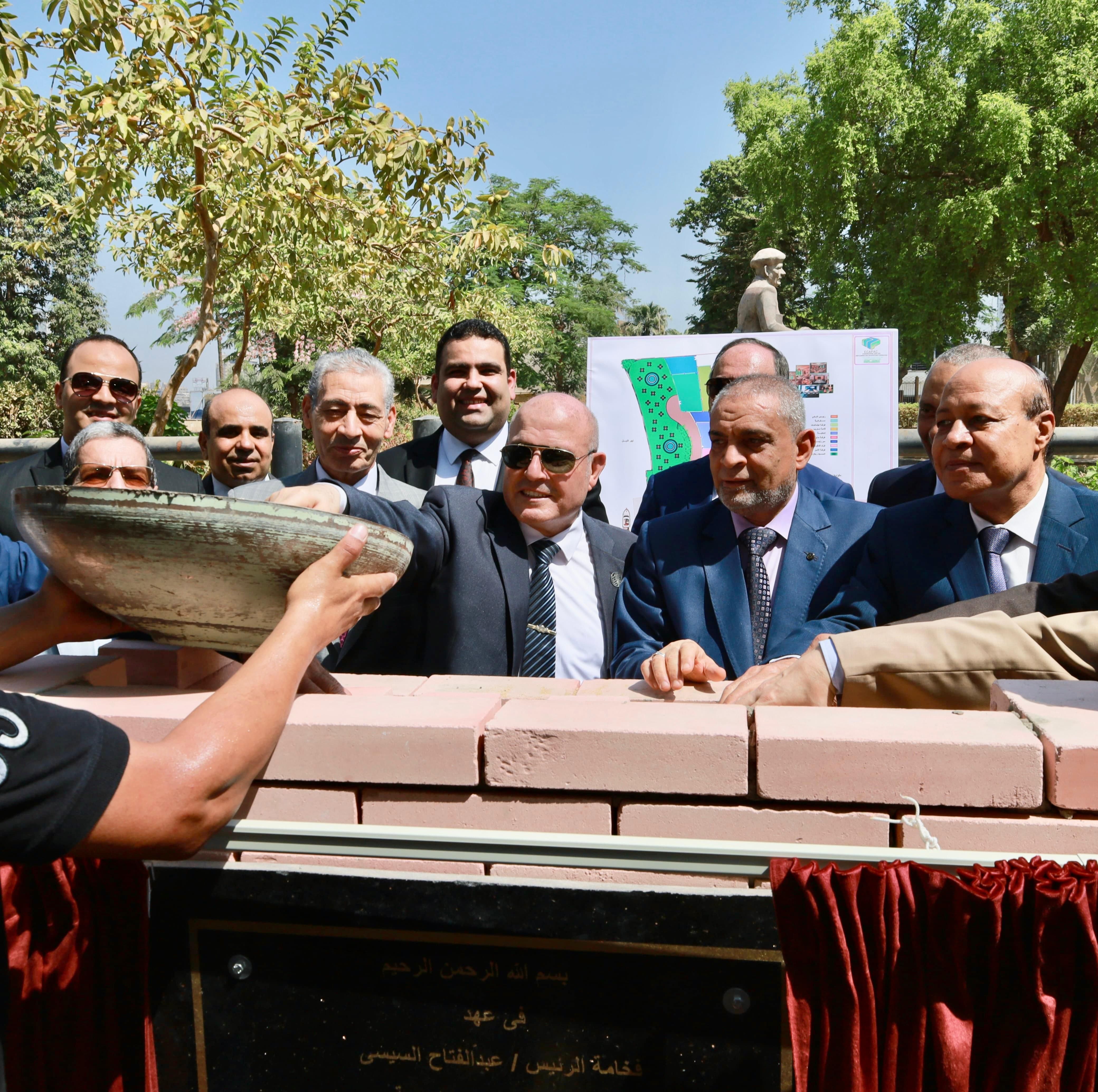 وضع حجر الأساس لمقر نادي مستشاري النيابة الإدارية الجديد (5) وضع حجر الأساس لمقر نادي مستشاري النيابة الإدارية الجديد (5)