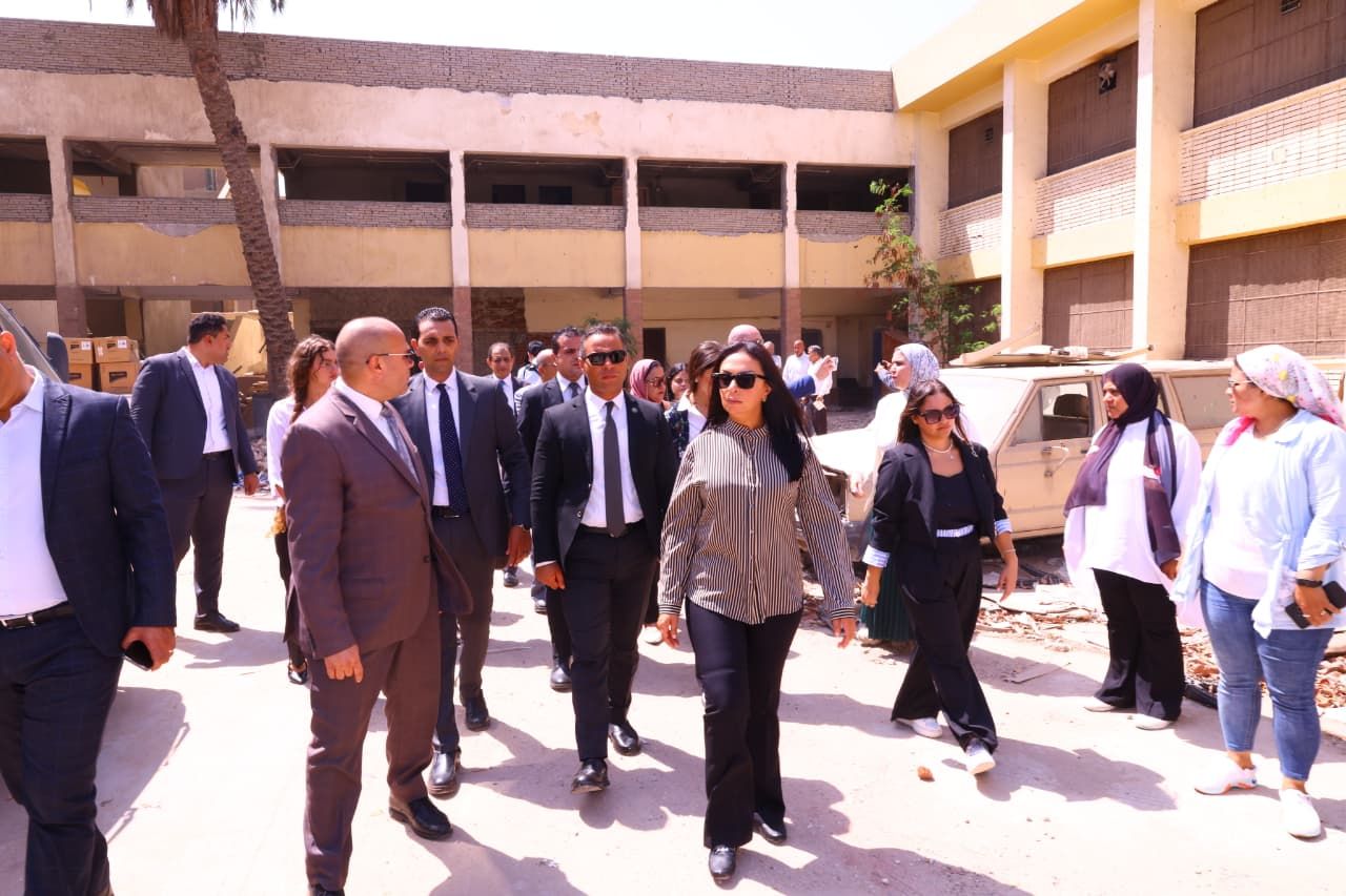 وزيرة التضامن الاجتماعي تزور مجمع حياة بالجيزة (3) وزيرة التضامن الاجتماعي تزور مجمع حياة بالجيزة (3)