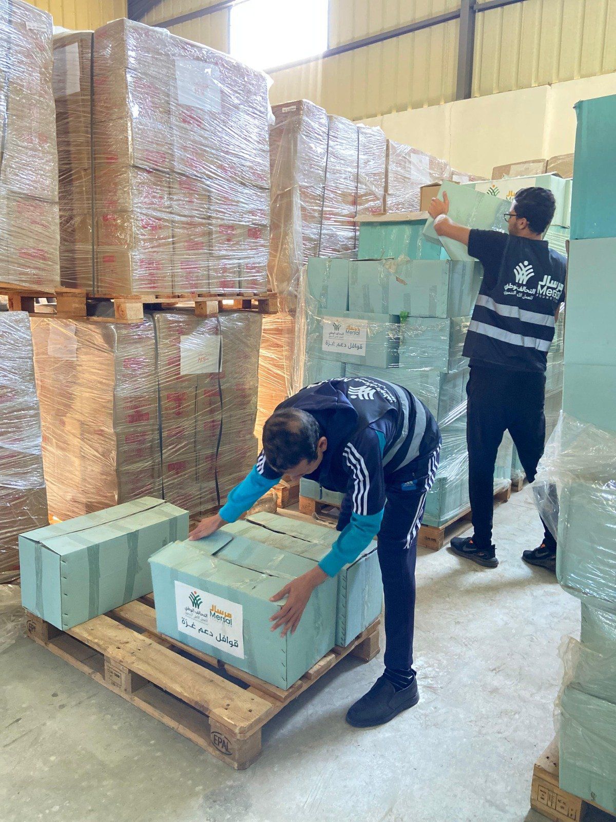 مرسال عضو التحالف الوطني تُرسل قافلة مساعدات إلى غزة بقيمة تتجاوز 13 مليون جنيه (2) مرسال عضو التحالف الوطني تُرسل قافلة مساعدات إلى غزة بقيمة تتجاوز 13 مليون جنيه (2)