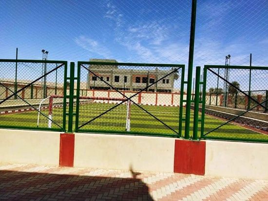 أحد-الملاعب-بالمدينة-