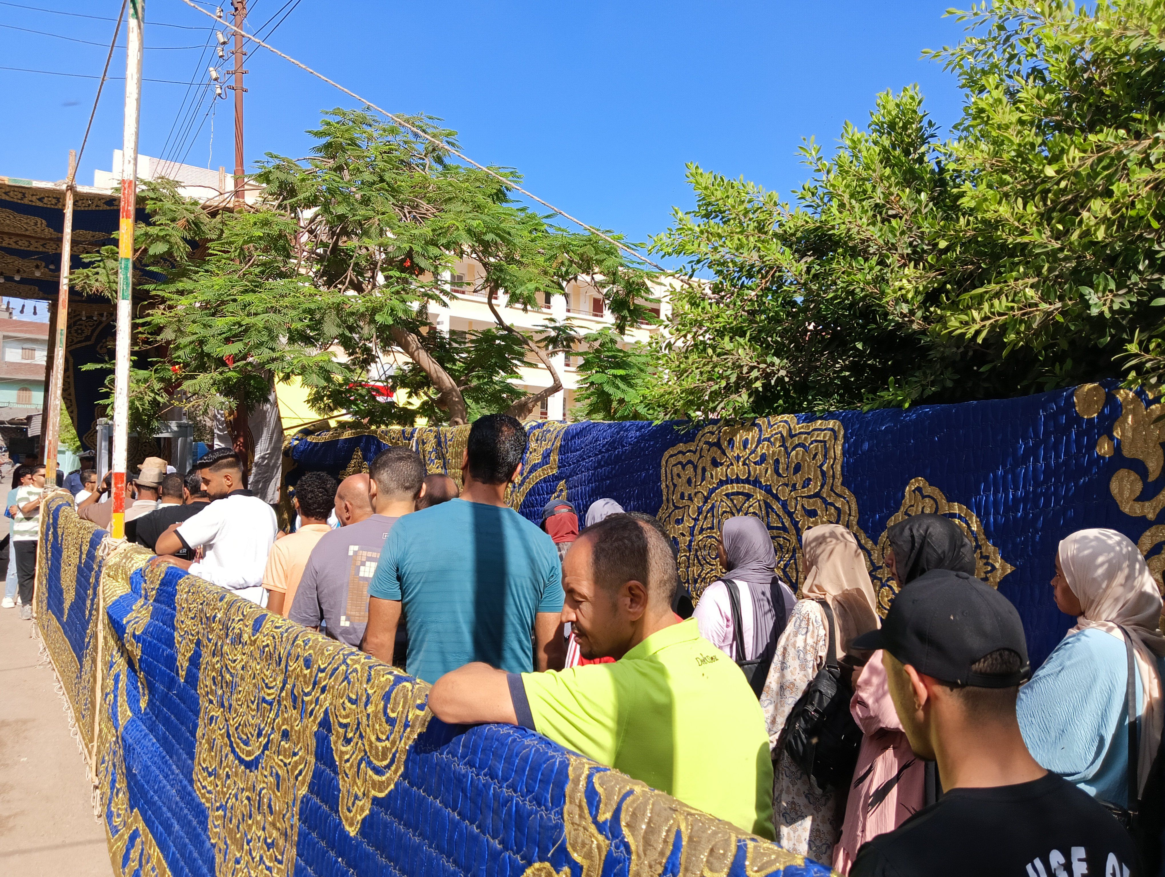 إقبال الناخبين على اللجان فى جولة إعادة انتخابات الشيوخ بالإسماعيلية إقبال الناخبين على اللجان فى جولة إعادة انتخابات الشيوخ بالإسماعيلية