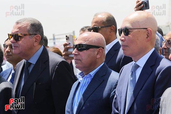 تفقد الفريق كامل الوزير محطة هاتشسون للحاويات (1) تفقد الفريق كامل الوزير محطة هاتشسون للحاويات (1)